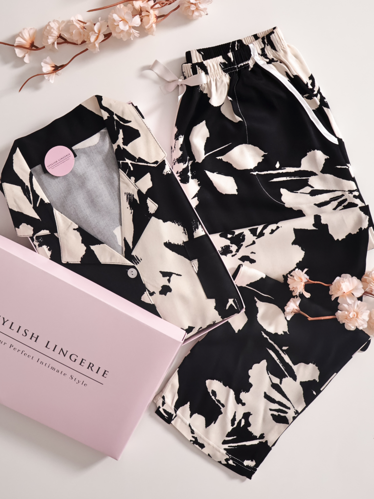 Pyjama Noir Ivoire en Satin de coton demi manche
