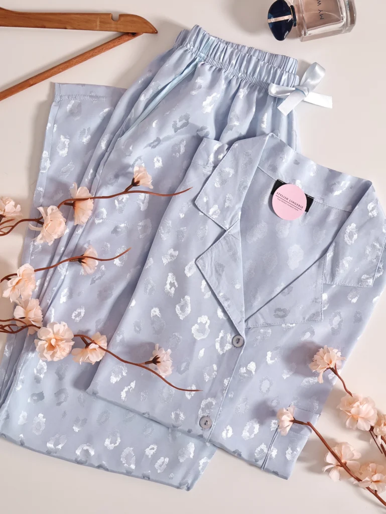 Pyjama Léonie Bleu en Satin de coton demi manche