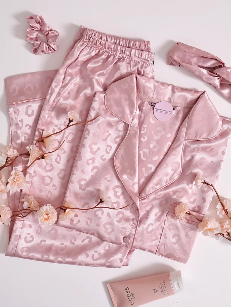 Pyjama Féline Rose en satin de soie demi manche